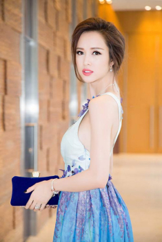 Vũ Ngọc Anh, Hoàng Thuỳ Linh gợi cảm không ngờ