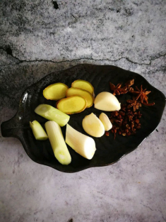 Cả nhà đang chán cơm vì nóng, nhìn thấy sườn xào chua ngọt kiểu này lại đòi ăn ngay