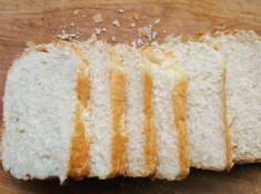 Cách làm bánh mì nướng bơ tỏi cho những ngày ở nhà dài hơi, chỉ một lát là được ăn