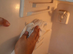 Cách làm sạch ngăn đá tủ lạnh nhanh - gọn trong 5 phút, thơm nức cả tuần