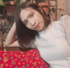 Cô sinh viên cứ về nhà lại lao vào bếp, nấu bữa cơm đơn giản nhưng ngon cho cả nhà