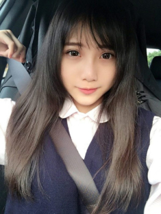 Hotgirl lên mạng tuyển người yêu, nhìn body phồn thực của cô nàng đủ làm bao chàng xếp hàng dài