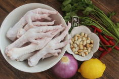 Nắng nóng chẳng thèm gì, vợ làm nộm chân gà kiểu này chồng con ăn ngay lập tức
