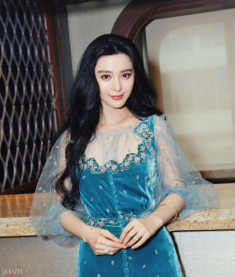 Nữ hoàng sắc đẹp Phạm Băng Băng hé lộ loạt kí kíp để có mái tóc đen mượt bồng bềnh
