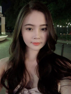 Xinh đẹp, lại có mình dây cùng ngực đầy, hotgirl lên hình bên bố mà bị đồn cặp đại gia