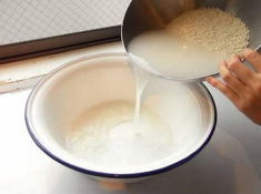 Chẳng lo mùa hè tới khi bạn nằm lòng 3 cách làm trắng da bằng nước vo gạo này