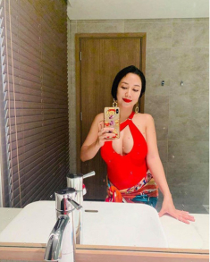 Hội‌ ‌mẹ‌ ‌bỉm‌ ‌nhiều‌ ‌con‌ ‌nhất‌ ‌Vbiz‌ ‌đọ‌ ‌dáng:‌ ‌Hoa‌ ‌hậu‌ ‌6‌ ‌con‌ ‌dáng‌ ‌nuột‌ ‌như‌ ‌gái‌ ‌đôi‌ ‌mươi‌ ‌