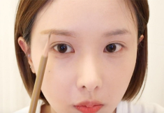 Đeo khẩu trang kín mặt, chị em nên makeup kiểu gì để vẫn xinh lung linh?