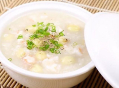 3 cách nấu cháo tôm hạt sen nóng hổi bổ dưỡng cho bé