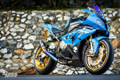 BMW S1000RR đầy nổi trội với phiên bản Dark Blue Sea