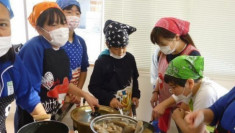 Bữa ăn trưa của trẻ em Nhật Bản được ca ngợi nhất thế giới, người trong cuộc lên tiếng