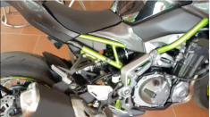 Cách làm chắn bùn chắn đá bảo vệ két nước và phuộc sau của Kawasaki Z900