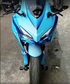 [Clip] Honda CBR250RR đẹp miên man trong bộ cánh Cyan Blue