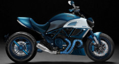 Ducati Diavel trong bản độ Carbon Xanh đầy ấn tượng