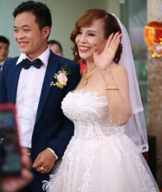 Hai hiện tượng mạng xã hội nổi tiếng với câu chuyện “dao kéo”: Liệu đâu là điểm dừng?