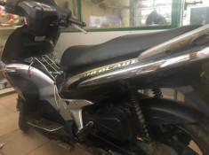 Honda AIR Blade FI màu đen , vành 6 nan