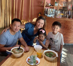 Ít đăng ảnh con trai Ngô Kiến Huy, Thanh Thảo đưa bé đi khám vì nuôi mãi không lớn