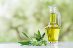 Mách nàng bí quyết dưỡng da mướt mườn mượt với dầu oliu