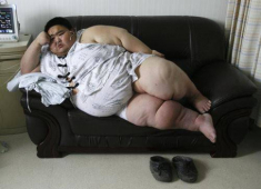 Người đàn ông 225kg sinh con với thiếu nữ qua mai mối, em bé chào đời ai cũng tò mò