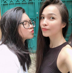 Nữ diễn viên Việt tắm chung với con gái 18 , ngoài đời còn bất ngờ hơn