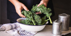 Vào bếp tự chuẩn bị đồ ăn vặt healthy vượt thử thách công sở: càng ăn dáng càng đẹp