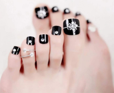 Những mẫu nail chân đẹp đơn giản nhẹ nhàng dẫn đầu xu hướng hiện nay