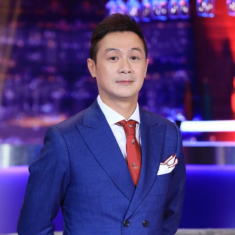 Thí sinh HHVN làm vợ hai nam MC đài VTV, tình cảm mẹ kế con trai chồng cực khăng khít
