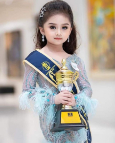 Cô bé 6 tuổi thành Hoa hậu nhí Thái Lan, giờ nhìn ảnh đời thường ai cũng suy nghĩ lại
