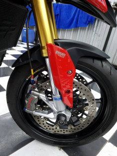 Ducati Hypermotard 939 độ- Siêu xe ‘Đa zi năng’ hoàn hảo cùng trang bị Touring