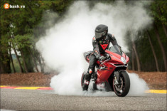 MV Agusta và Lewis Hamilton hợp tác tạo ra Superbike F4 LH44 bản giới hạn