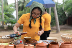 Tôm đốt trái dừa – Lươn om lá cách: 2 món đặc sản miền Tây gây thương nhớ