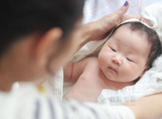 4 bộ phận của trẻ sơ sinh càng xấu chứng tỏ bé càng khỏe mạnh