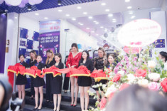 Á hậu Huyền My rạng rỡ đến dự sự kiện khai trương Nuty Cosmetics chi nhánh 9 tại Hà Nội