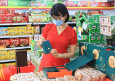 Bánh trung thu hương vị cao cấp được bán với giá quốc dân: Chần chừ gì chưa thử?