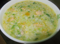 Cách dùng rau chùm ngây nấu cháo cho bé cùng cá hồi