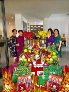 Đông Nhi tặng quà mừng đầy tháng con Hà Hồ, giật mình vì quá giống quà Hà Hồ từng tặng
