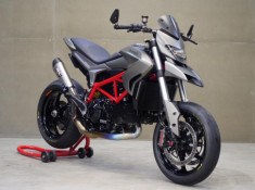Ducati Hypermotard “Chiến binh đường phố” thoát xác không tưởng qua bộ cánh Matte Gray