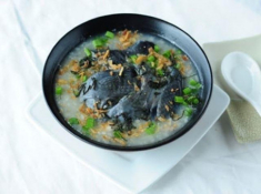 Hướng dẫn cách nấu cháo gà ác hạt sen cho bé ăn dặm