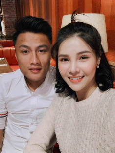 Mạc Hồng Quân khoe cận mặt con mới chào đời, so với bé Tỏi mới thấy gen bố quá mạnh