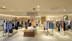 Muốn biết người Paris mặc gì, hãy “copycat” ngay phong cách của Sandro