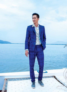 Siêu mẫu Anh Tuấn một thời đình đám, giờ bán hải sản, trái cây nuôi vợ con
