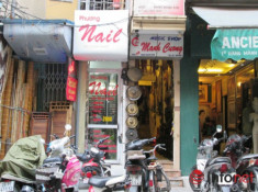 “Sửng sốt” với những cửa hàng siêu nhỏ, siêu đắt ở Hà Nội