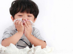 Trẻ 2 tuổi bị nôn liên tục phải xử lý thế nào?