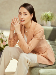 Với trang sức kim cương 8 Hearts 