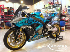 BMW S1000RR diện bộ cánh Cá mập Shark mắc cạn đậm chất chơi