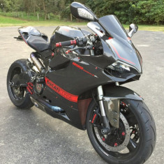 Ducati 899 Panigale độ bá cháy với version full Carbon