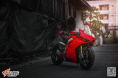 Ducati V4 Panigale kết hợp tinh tế với dàn thương hiệu Gale Speed