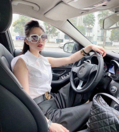 Ngọc Mai Hàng Thùng: Nơi cung cấp phụ kiện, thời trang uy tín