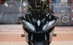 Yamaha R6 ‘Hung thần xa lộ’ đầy cuốn hút với tone màu Black-siver