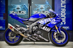 Yamaha R6 ngựa chiến đậm cá tính với bộ cánh tem đấu Singha